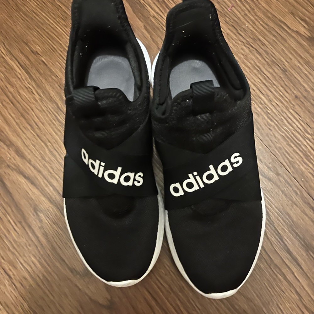Adidas- slip on women’s black Adidas